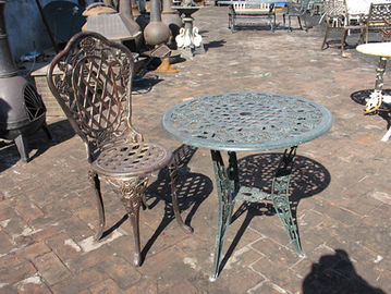 Antyczne krzesła z żeliwa Zestaw krzeseł stołowych Meble ogrodowe Odporność na erozję